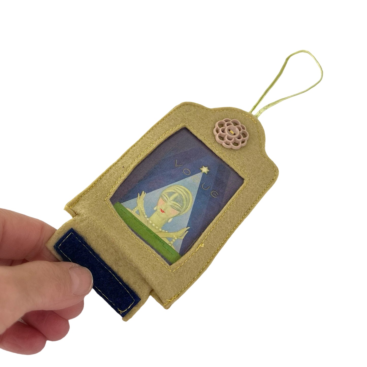 Wheat Felt Ornamental Hanging Frame - Deco Vogue Magazine Cover