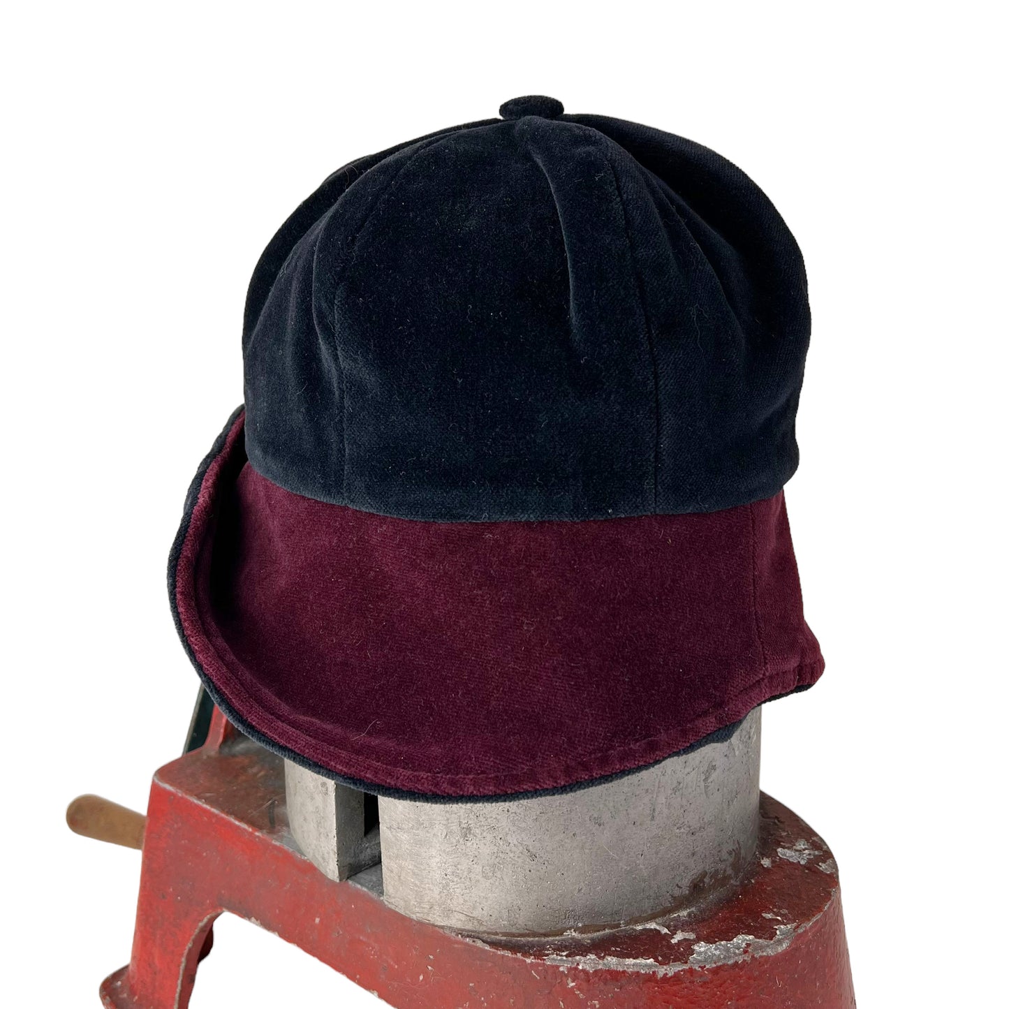 Chloe Velvet Cloche Hat Size Medium/small Black Wine