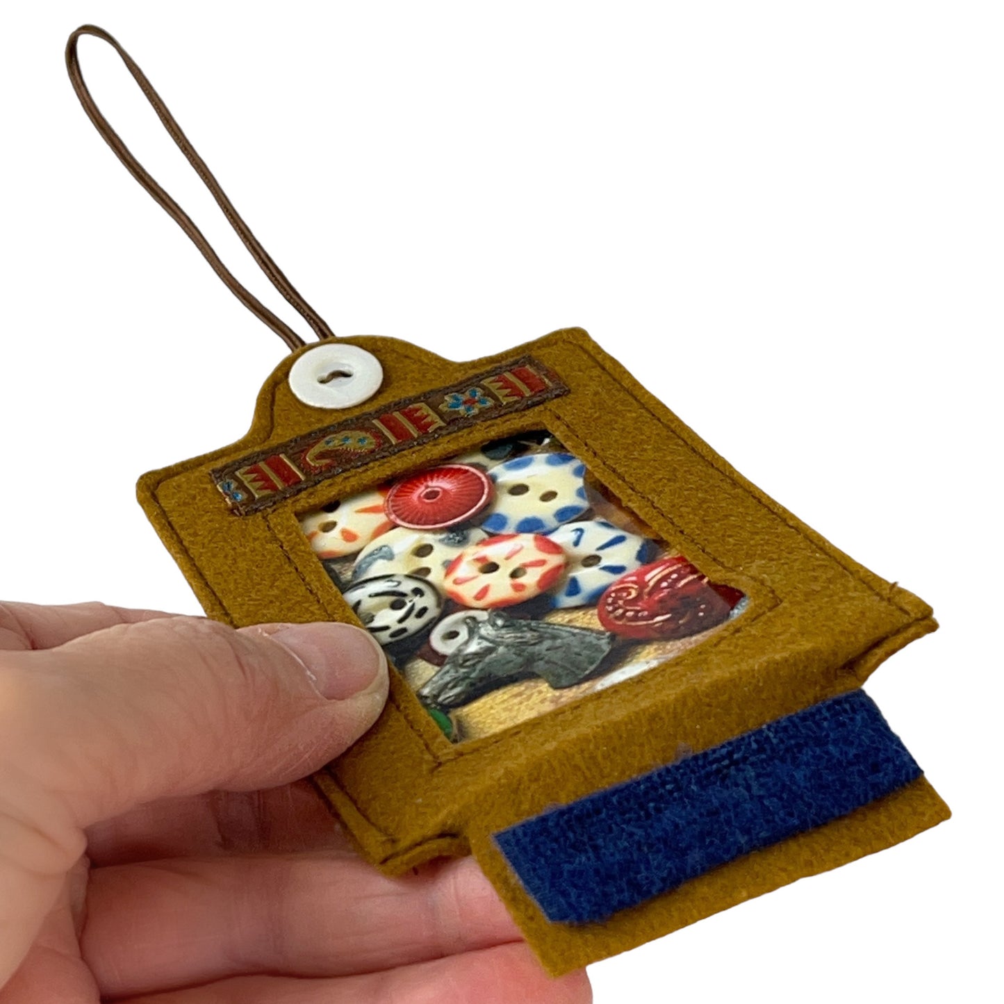Gold Felt Ornamental Hanging Frame - Antique Horse Button