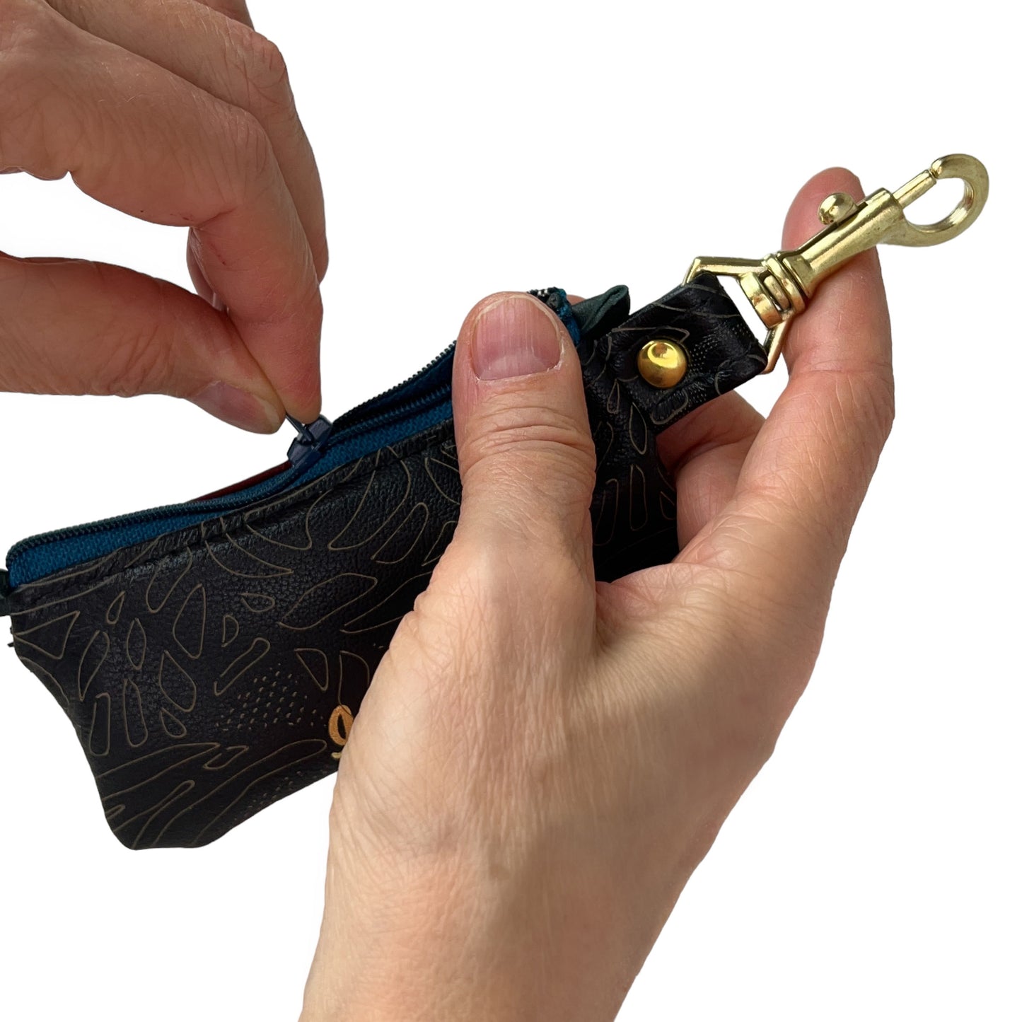 Inspire Red - Positive Change Hook  ZipperPurse Edition #01/22