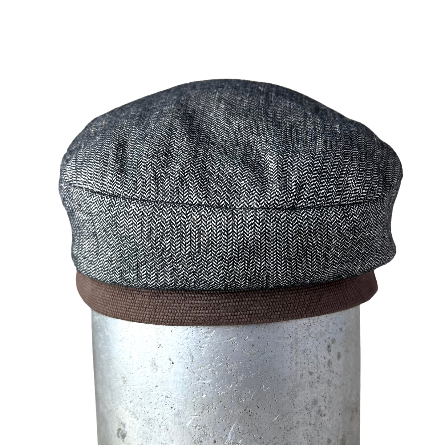 Black Red Peak Robin Linen Cap Size Small