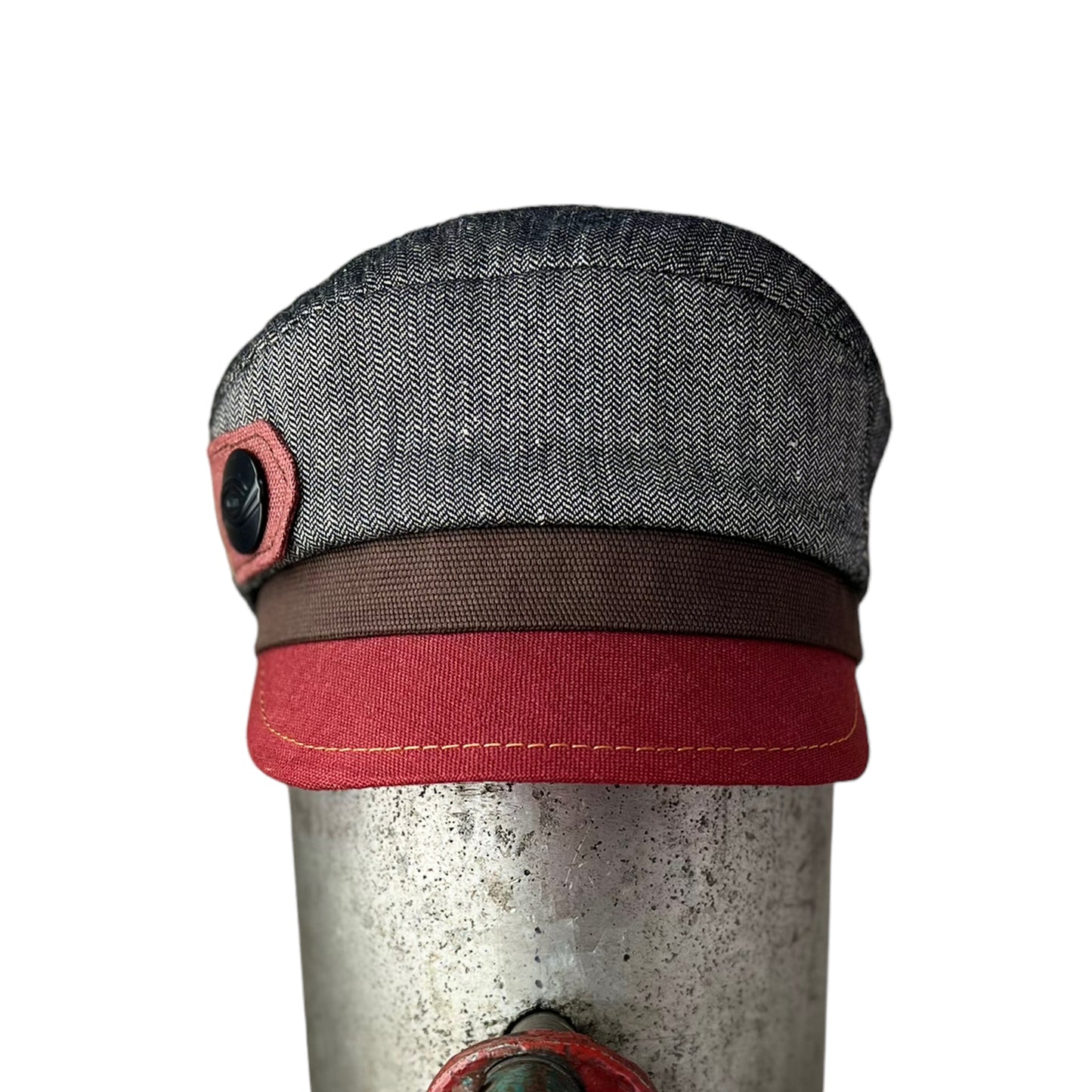Black Red Peak Robin Linen Cap Size Small