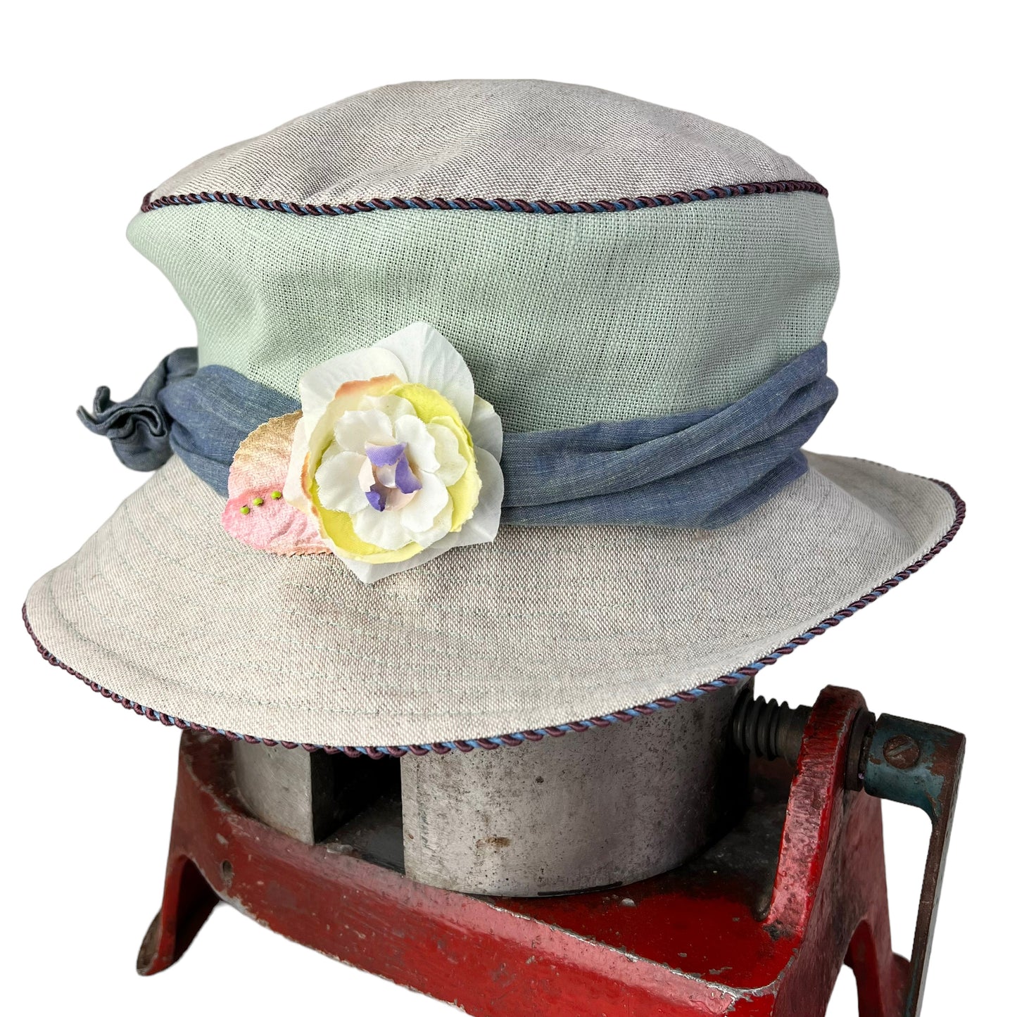 Small Flower Hat Clip White Pink