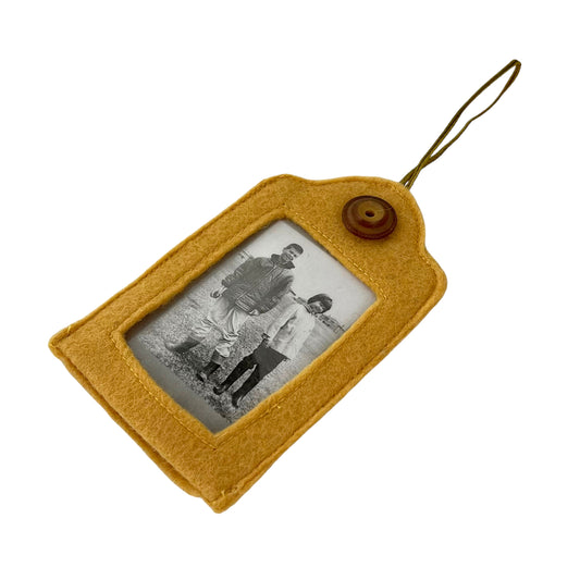 Gold Felt Ornamental Hanging Frame - family photo