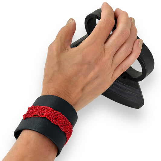 Red Macrame Black Leather Wrist Cuff Bracelet Size 3